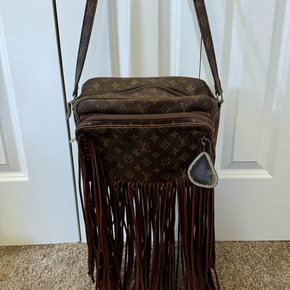 Louis Vuitton Handbags - Louis Vuitton Crossbody